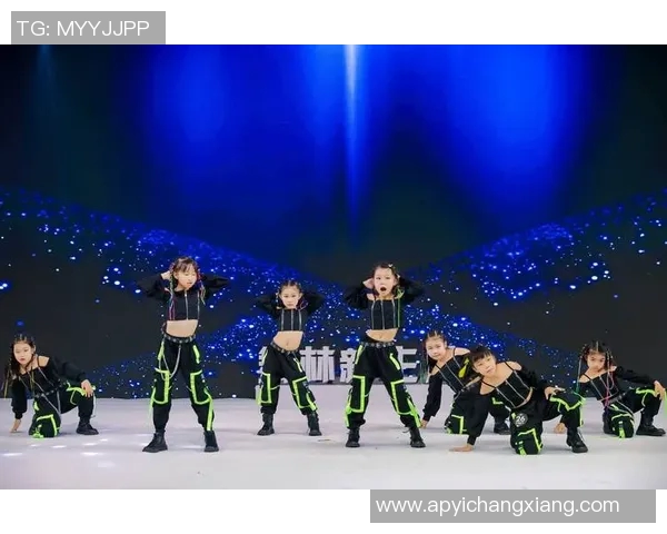 广州街舞队的进攻策略解析与街舞文化的深度融合探讨 广州街舞队的进攻策略解析与街舞文化的深度融合探讨