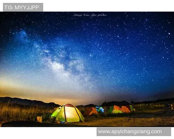 帐篷下的绿茵传奇足球明星的另一种生活方式与梦想追寻