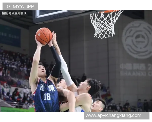 广州篮球队阵地战解析：战术布局与球员配合的深度剖析